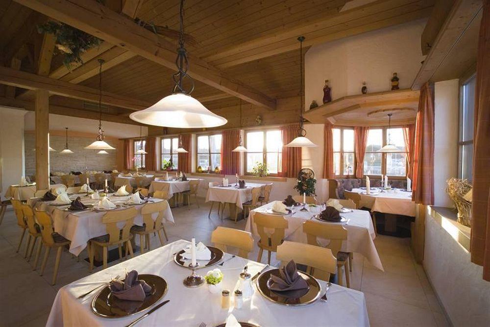 Alpchalet Schwanstein Hotell Halblech Restaurang bild